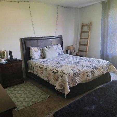 Bedroom Four Minutes From Beach Pensacola Exteriér fotografie