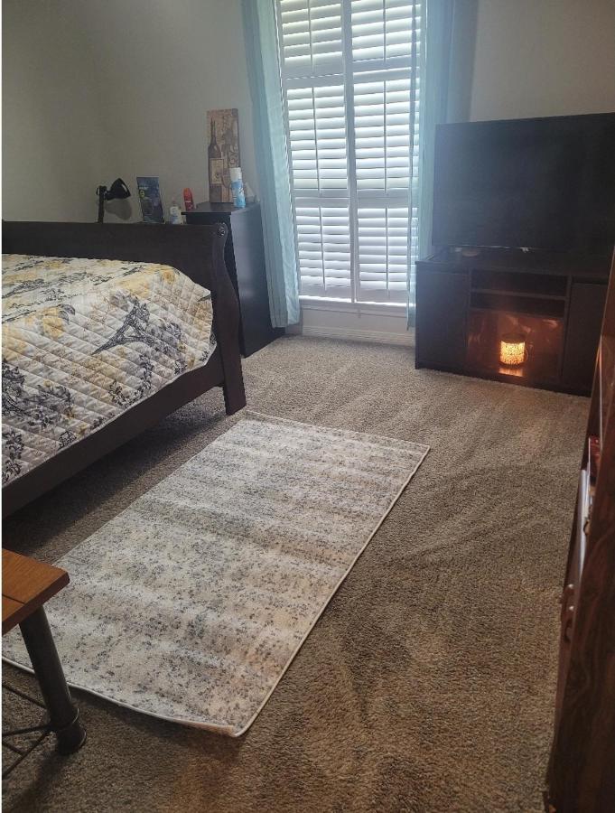Bedroom Four Minutes From Beach Pensacola Exteriér fotografie